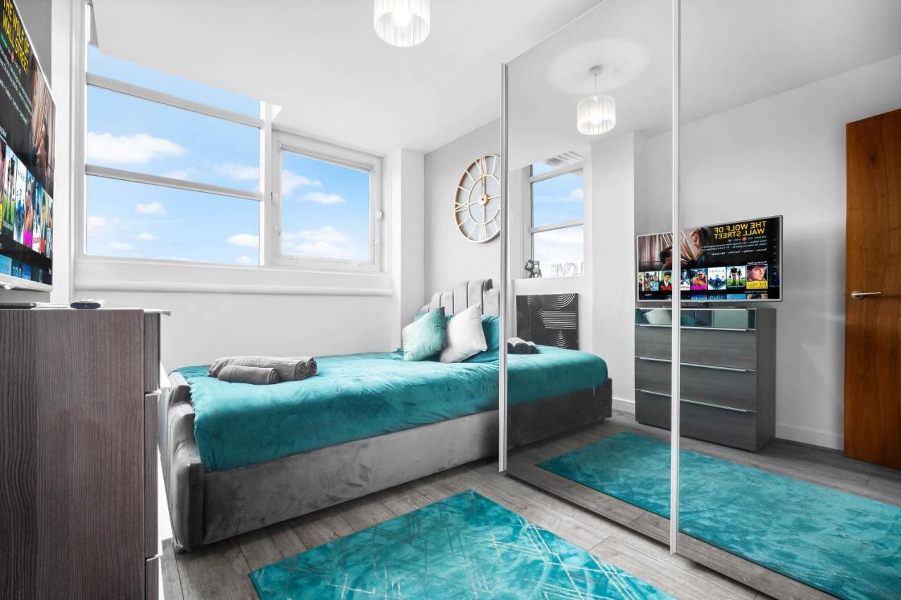 Luxury Stay With Scenic Views Brierley Hill Bagian luar foto