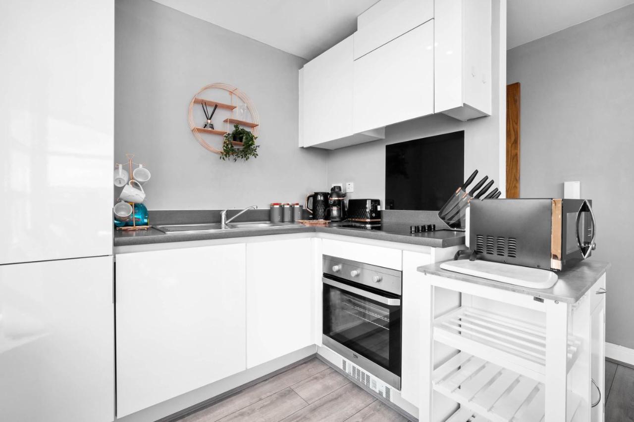 Luxury Stay With Scenic Views Brierley Hill Bagian luar foto