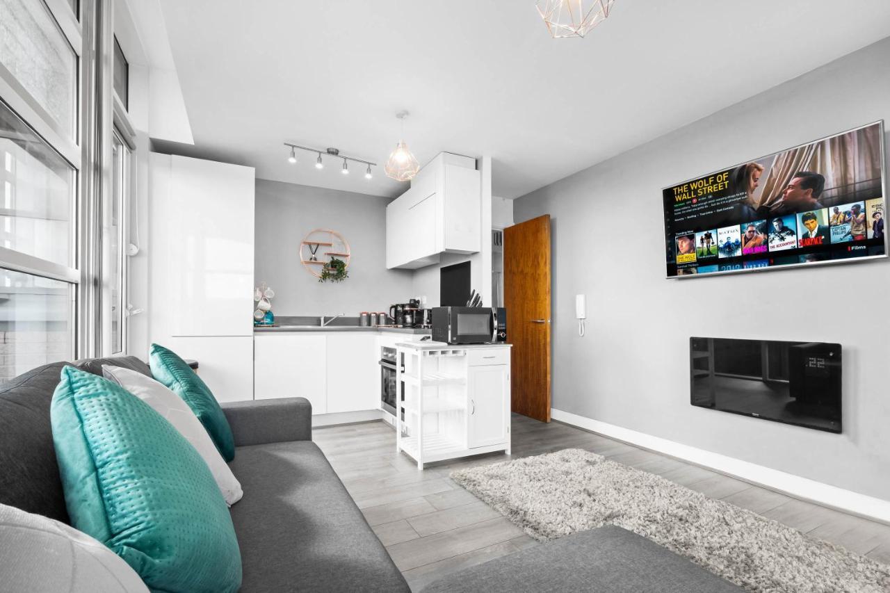 Luxury Stay With Scenic Views Brierley Hill Bagian luar foto