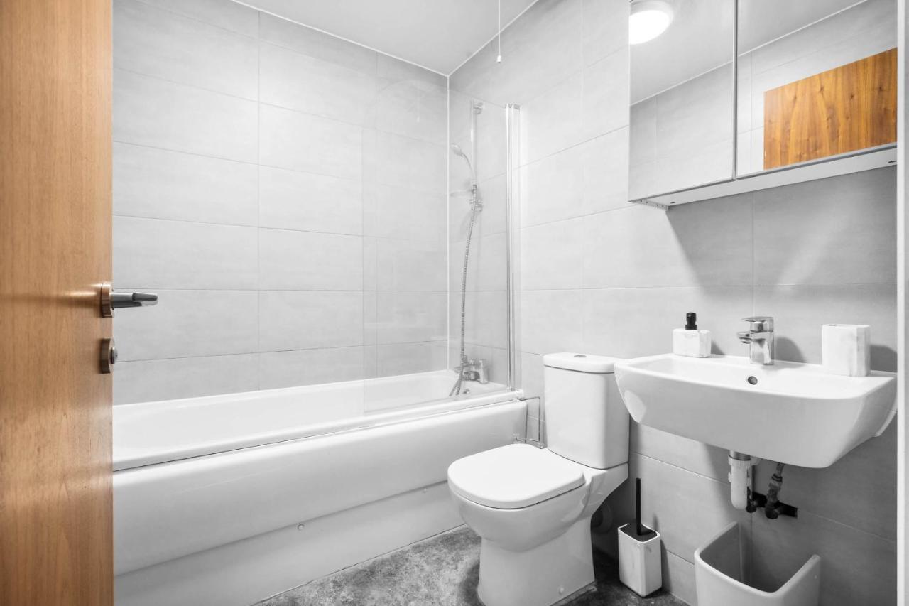 Luxury Stay With Scenic Views Brierley Hill Bagian luar foto